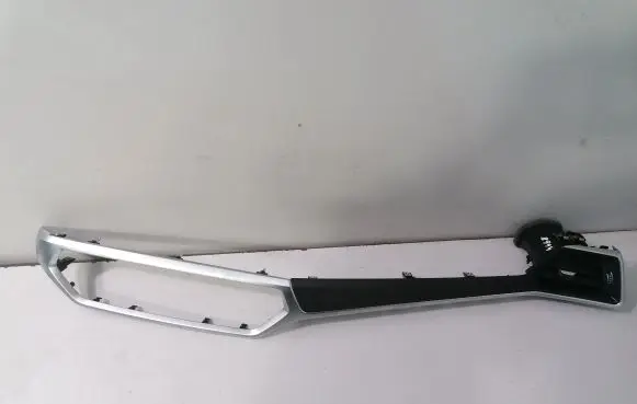 BMW 3 G20 G21 Dashboard glove box trim 6811456