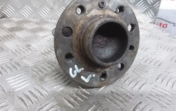 Opel Zafira B Rear wheel hub