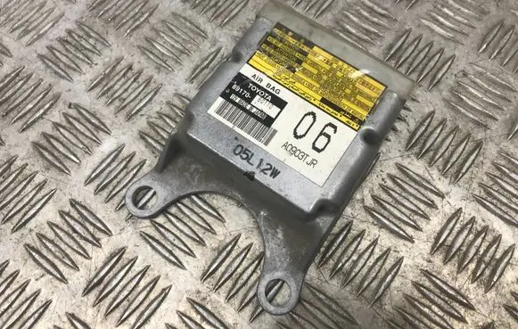 Toyota Land Cruiser (J120) Airbag control unit/module 8917060110