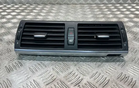 BMW X5 E70 Dash center air vent grill 7161801
