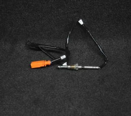 Audi A3 S3 8P Oil temperature sensor 04L906088B
