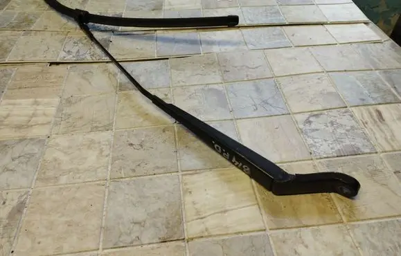 Peugeot 407 Windshield/front glass wiper blade 4825