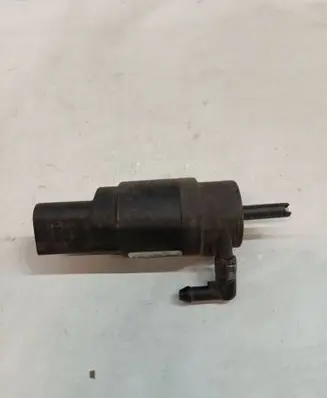 BMW 5 E60 E61 Windscreen/windshield washer pump 8816