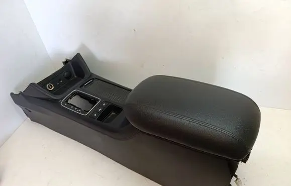 KIA Sorento Center console