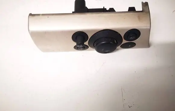 Opel Astra H Light switch 13100136