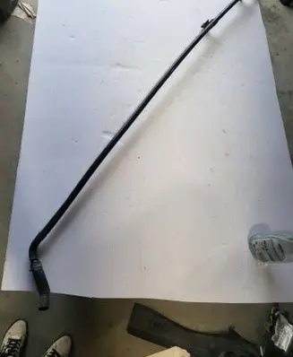 Engine coolant pipe/hose