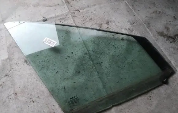 Renault Scenic II - Grand scenic II Front door vent window glass four-door AS2