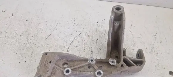 Volkswagen Golf V Front lower control arm/wishbone 1K0199295E