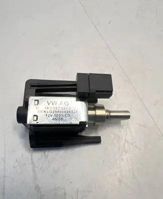Volkswagen Golf V Ignition lock 1K0953527C