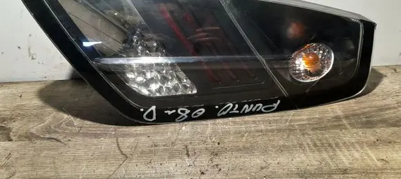 Fiat Punto (188) Rear/tail lights