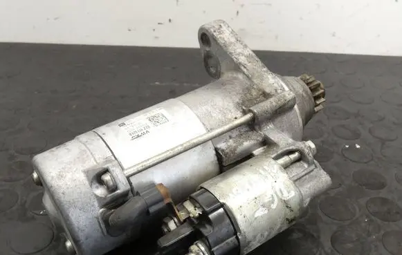 Volkswagen PASSAT B8 Starter motor 02Z911024B