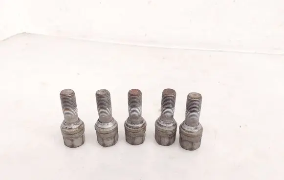 Toyota ProAce City Nuts/bolts 