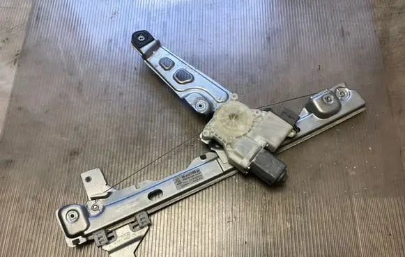 Peugeot 3008 I Front door window regulator with motor 9682808880 914389101 912026105