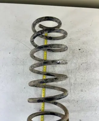 Toyota Land Cruiser (HDJ90) Rear coil spring