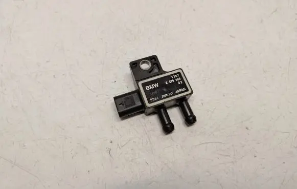 BMW 3 F30 F35 F31 Exhaust gas pressure sensor 8570686 13628570686