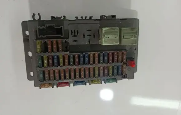 Mini One - Cooper R50 - 53 Fuse box set 