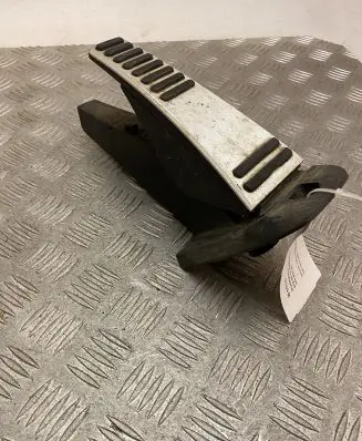 Volvo XC90 Accelerator throttle pedal 31445944