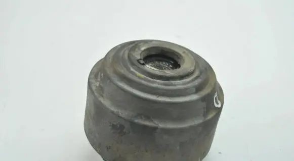 Mercedes-Benz S W221 Engine mount bracket