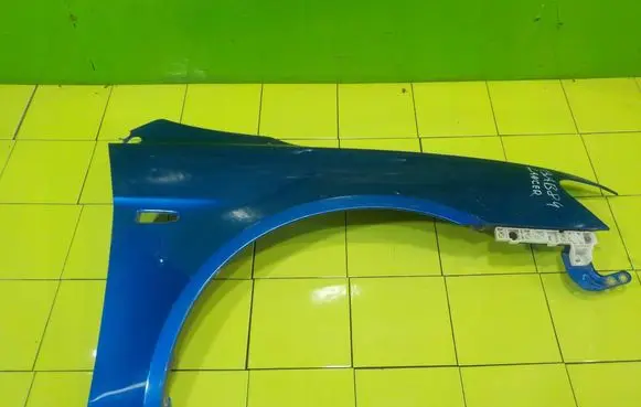 Mitsubishi Lancer VIII Fender PRZOD