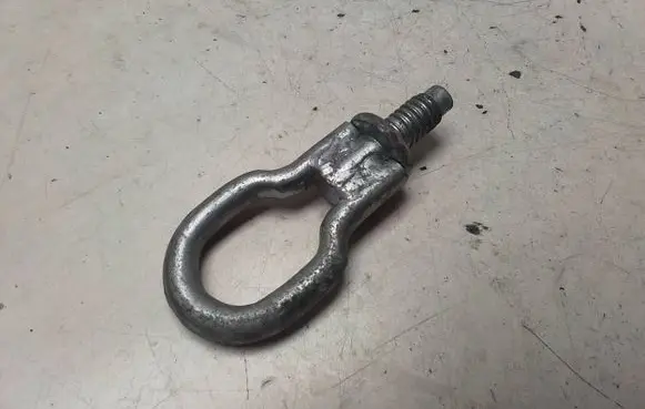 Ford C-MAX I Towing hook eye 