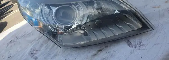 Renault Megane III Headlight/headlamp 260100021R