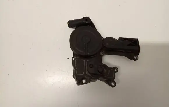 Audi A4 S4 B8 8K Oil breather separator 06H103495A