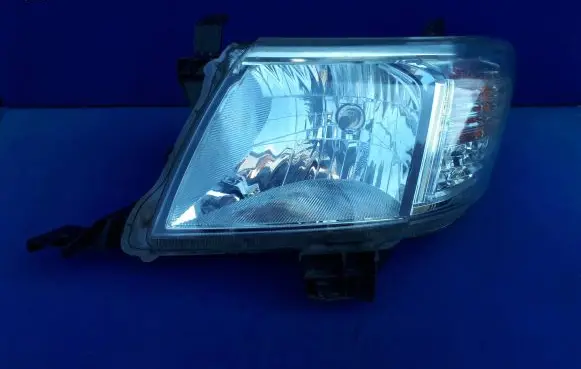 Toyota Hilux (AN10, AN20, AN30) Headlight/headlamp 0K18