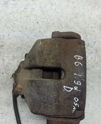 Volkswagen PASSAT B6 Front brake caliper