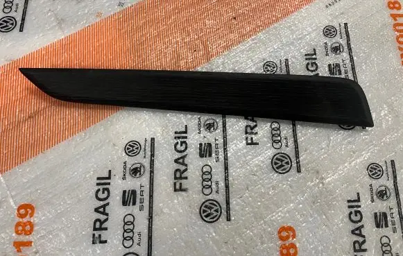 Rear door card panel trim