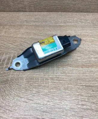 Toyota Prius (XW20) Airbag deployment crash/impact sensor 8983447020 1879000922