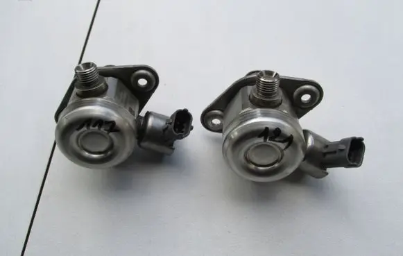 Ford C-MAX II Fuel injection high pressure pump 9D376