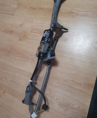 Mercedes-Benz C W203 Front wiper linkage and motor 404518 A2038200342