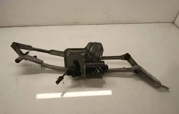 Volvo XC90 Front wiper linkage and motor 30753092