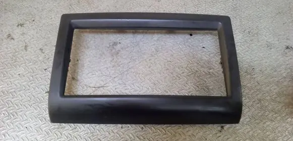 Volkswagen Routan Radio/GPS head unit trim P1KL89XDVAA
