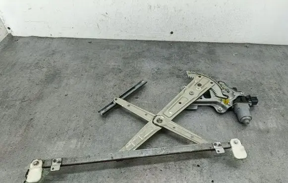 Mitsubishi Lancer X Front door window regulator with motor
