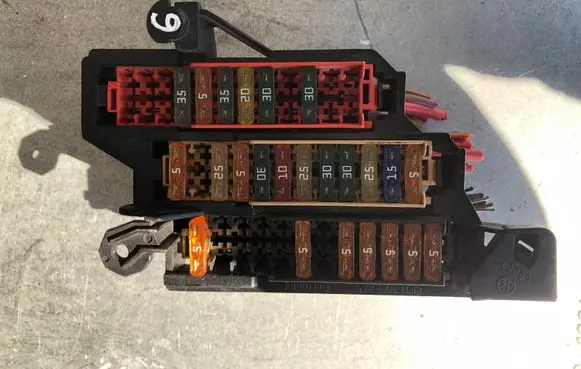Audi A4 S4 B8 8K Fuse module 8K0941825B