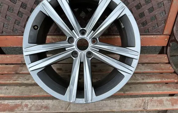 Volkswagen Arteon R19 alloy rim 