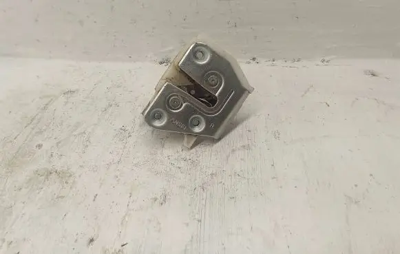 Mitsubishi Outlander Tailgate lock latch 