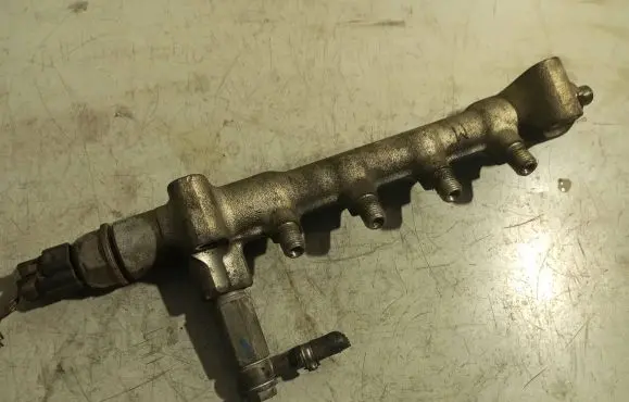 Opel Astra H Fuel main line pipe