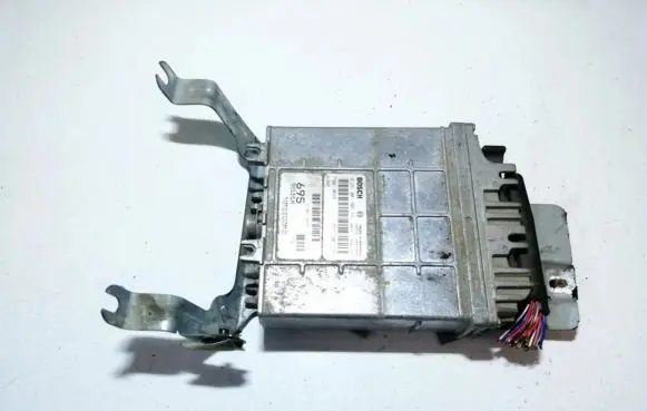 Volvo S40, V40 Engine control unit/module 0281001906 990812