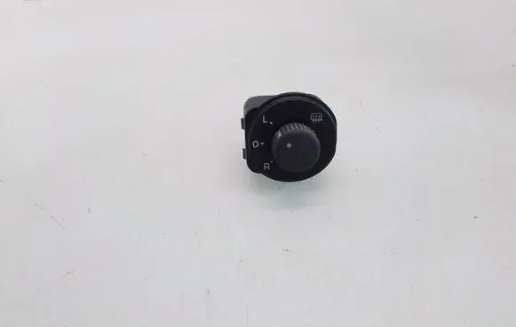 Wing mirror switch