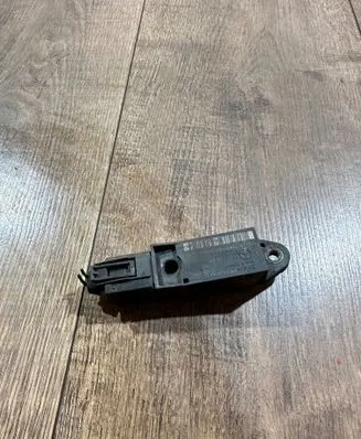 Mercedes-Benz E W211 Airbag deployment crash/impact sensor C25571203A4 A0028202726 41620272850