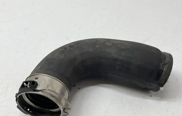 Volvo XC60 Intercooler hose/pipe 32325481