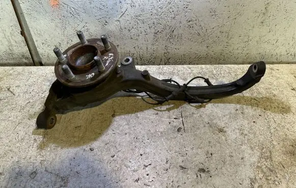 Dodge Challenger Front wheel hub 05181899AA 15159 PUT102