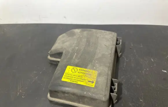 Volvo V70 Fuse box cover 8645259