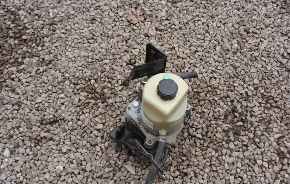 Ford Focus Power steering pump 4M513K514DA