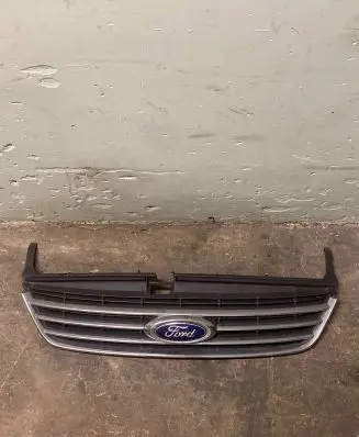Ford Mondeo MK IV Front bumper upper radiator grill 7S718200B