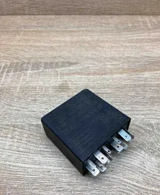 Audi A4 S4 B5 8D Other relay 4B0919471 5KG006568