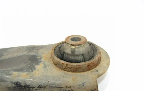 Nissan X-Trail T31 Front lower control arm/wishbone