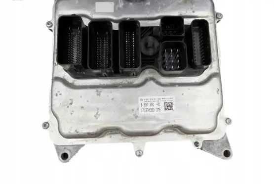 BMW X5 F15 Engine control unit/module 8697391
